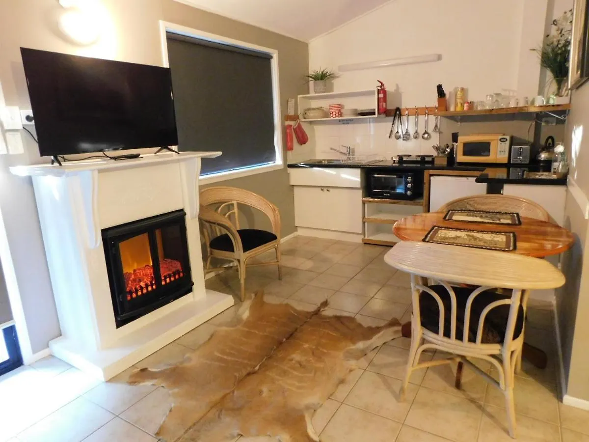 Riverbend Cottage Cabin - Little Heaven 0*, Nambour Australien